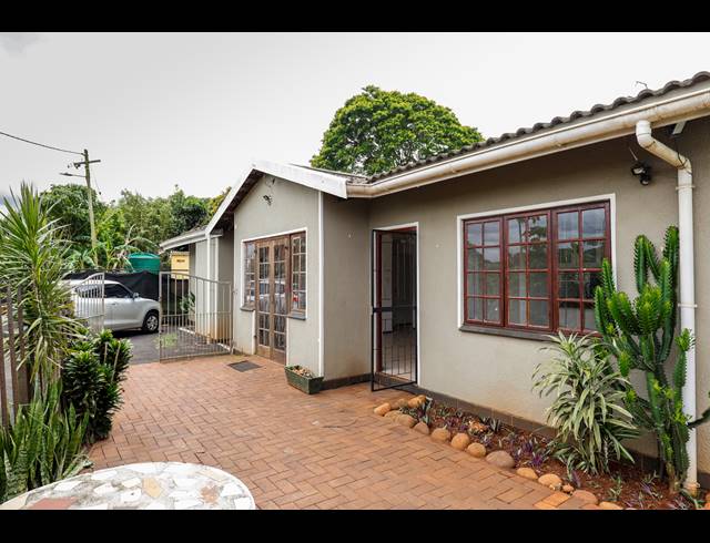 3 BEDROOM HOUSE RENTED IN PARK HILL